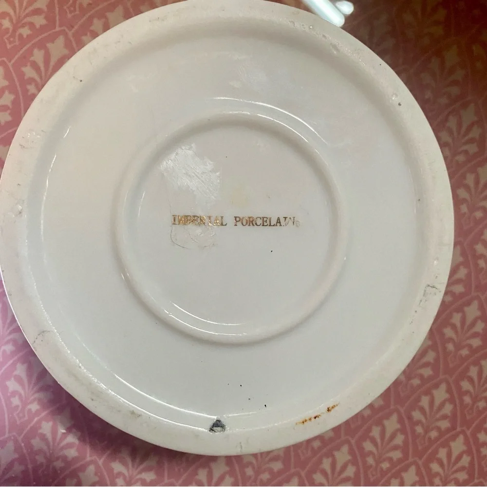 🔥Imperial Porcelain Round Trinket Box “Love Shared Warms the Heart”🔥